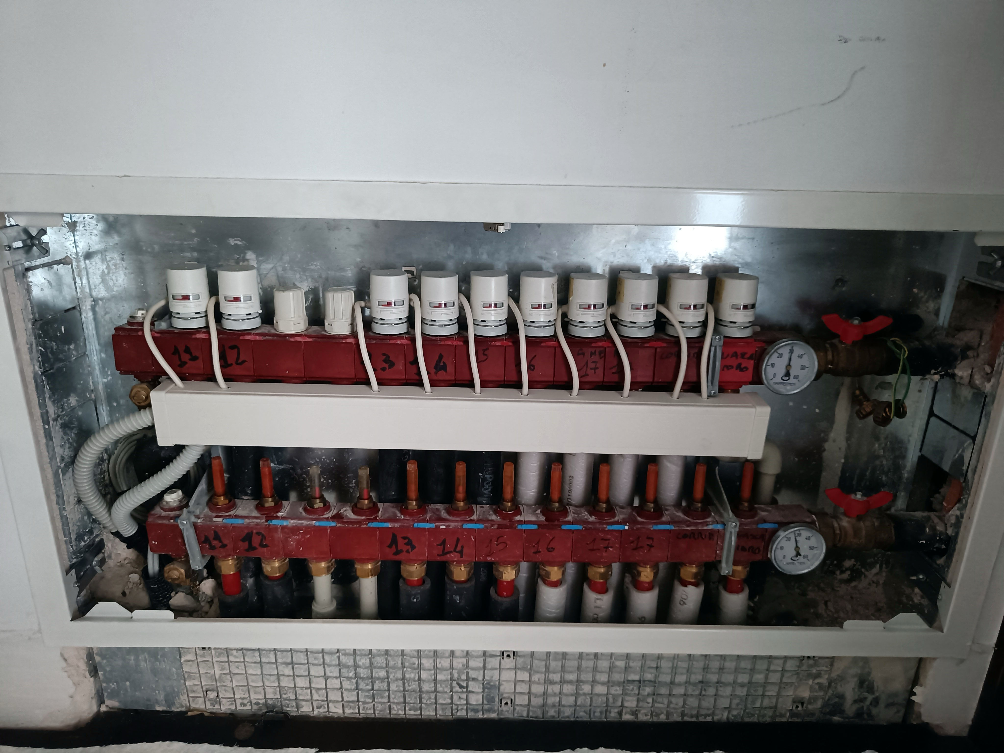 Automazione casa - Touch panel parete